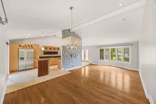8610 Orchard Dr, Hickory Hills, IL 60457 - Photo 3