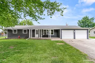 144 E Grant St, Leland, IL 60531 - Photo 1