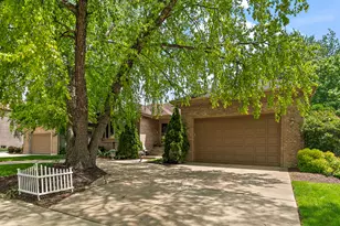 437 N Kevin Dr, Addison, IL 60101 - Photo 3