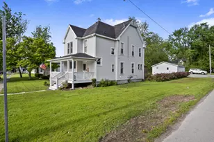 211 N Maple St, Grant Park, IL 60940 - Photo 3