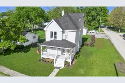 211 N Maple Street, Grant Park, IL 60940 - Photo 1