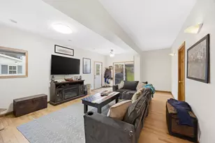 211 N Maple St, Grant Park, IL 60940 - Photo 9