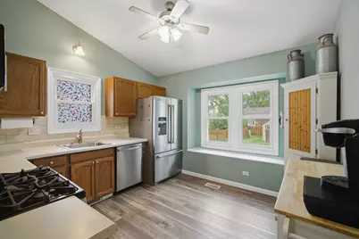 55 Washington Avenue, Streamwood, IL 60107 - Photo 11