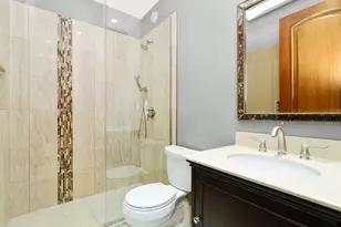 211 E Ohio St, Chicago, IL 60611 - Photo 7