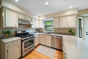 2405 Cimarron Ct, Naperville, IL 60565 - Photo 5
