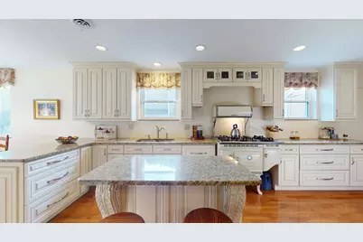 315 E Union Avenue, Wheaton, IL 60187 - Photo 3
