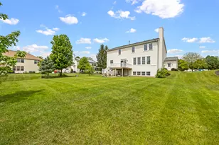 1285 Mallard Ln, Hoffman Estates, IL 60192 - Photo 9