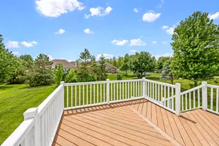1285 Mallard Ln, Hoffman Estates, IL 60192 - Photo 11