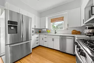 1325 E Walnut Ave, Des Plaines, IL 60016 - Photo 9