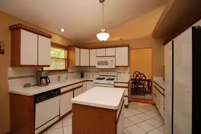464 Farm Bridge Road, Lake Zurich, IL 60047 - Photo 11