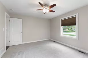 428 Ingleside Ave, Aurora, IL 60506 - Photo 9