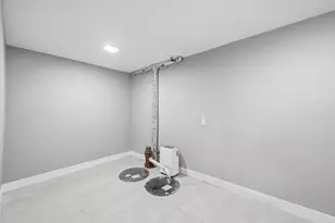 1518 E 73rd Pl, Chicago, IL 60619 - Photo 31