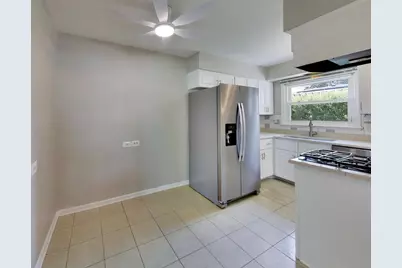 7630 Beckwith Road, Morton Grove, IL 60053 - Photo 13