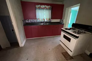754 S Oakland Ave, Decatur, IL 62522 - Photo 13