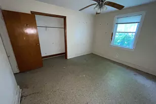 754 S Oakland Ave, Decatur, IL 62522 - Photo 17