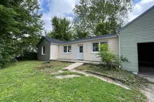 754 S Oakland Ave, Decatur, IL 62522 - Photo 5