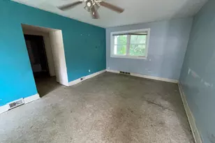 754 S Oakland Ave, Decatur, IL 62522 - Photo 9