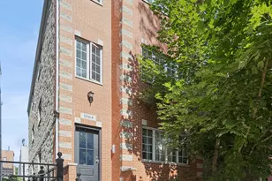 1064 N Marshfield Ave, Chicago, IL 60622 - Photo 1