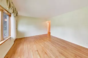 309 Wisconsin Dr, Des Plaines, IL 60016 - Photo 7