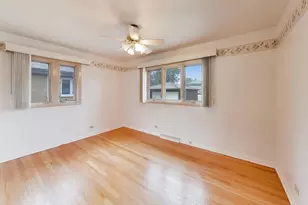309 Wisconsin Dr, Des Plaines, IL 60016 - Photo 15