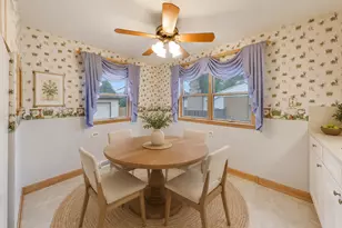 309 Wisconsin Dr, Des Plaines, IL 60016 - Photo 11