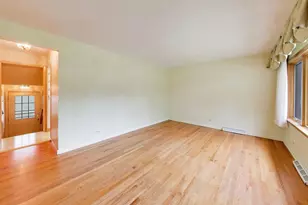 309 Wisconsin Dr, Des Plaines, IL 60016 - Photo 5