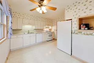 309 Wisconsin Dr, Des Plaines, IL 60016 - Photo 13