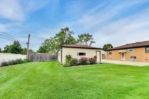309 Wisconsin Dr, Des Plaines, IL 60016 - Photo 35