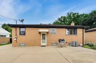 309 Wisconsin Dr, Des Plaines, IL 60016 - Photo 31