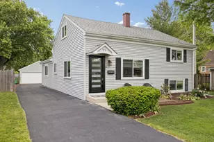 573 S Chase Ave, Lombard, IL 60148 - Photo 1