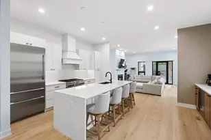 1842 N Whipple St, Chicago, IL 60647 - Photo 9