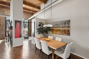 375 W Erie St, Chicago, IL 60654 - Photo 15