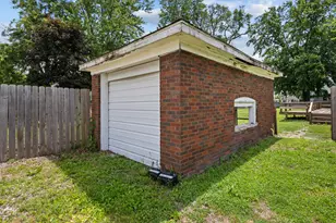 1202 20th Ave, Viola, IL 61486 - Photo 3