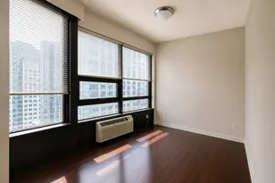 30 E Huron St, Chicago, IL 60611 - Photo 3