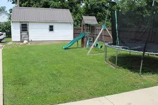 200 E Bennett Street E, Salem, IL 62881 - Photo 5