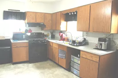 200 E Bennett Street E, Salem, IL 62881 - Photo 15