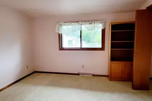 41511 N Country Club Dr, Antioch, IL 60002 - Photo 17