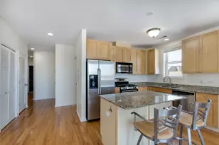 934 W Cuyler Ave, Chicago, IL 60613 - Photo 3