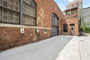 707 W Bittersweet Pl, Chicago, IL 60613 - Photo 29