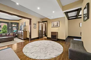 707 W Bittersweet Pl, Chicago, IL 60613 - Photo 3