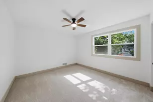 421 Russet Ave, Naperville, IL 60565 - Photo 29