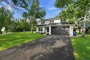 421 Russet Ave, Naperville, IL 60565 - Photo 3