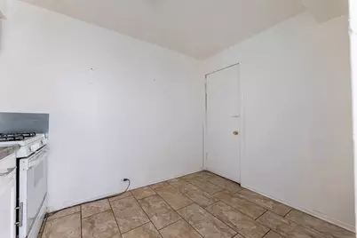 652 E 105th Place, Chicago, IL 60628 - Photo 5