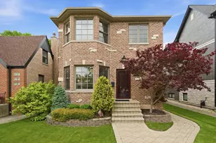 6057 N Tripp Ave, Chicago, IL 60646 - Photo 1