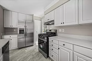 604 Rome Ave, Rockford, IL 61107 - Photo 9