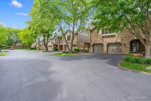 65 Country Club Dr, Bloomingdale, IL 60108 - Photo 5