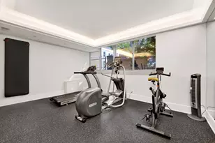 1555 N Dearborn Pkwy, Chicago, IL 60610 - Photo 21