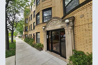 2454 W Catalpa Avenue #2, Chicago, IL 60625 - Photo 1
