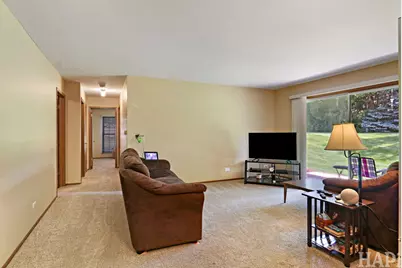 320 N Thornwood Drive #320, McHenry, IL 60050 - Photo 5