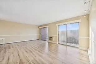 1041 N Mill St, Naperville, IL 60563 - Photo 7